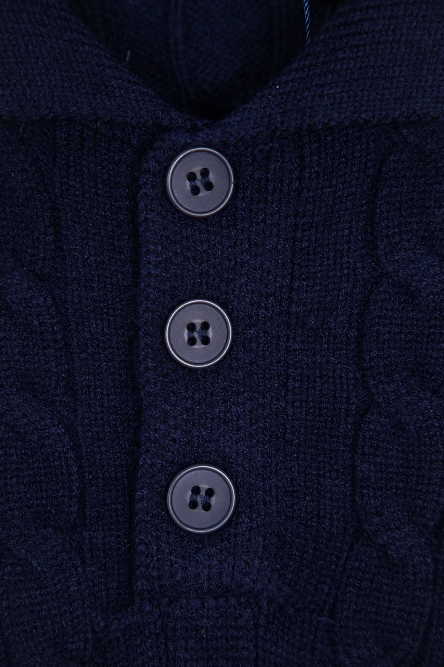 P240 Ralph Lauren 2025ss new twist sweater button cardigan. The fabric is made of imitation cashmere fabric. A full set of customized accessories. The highest version on the market. Color: Navy blue, black, white and gray. Size: S-XL.